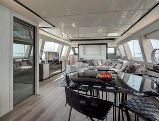 Mangusta 110, Interior