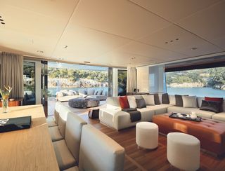 Benetti Oasis 40M, Interior