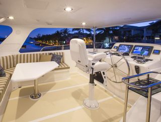 Outer Reef 630 Motoryacht, Fly Deck/Sportdeck