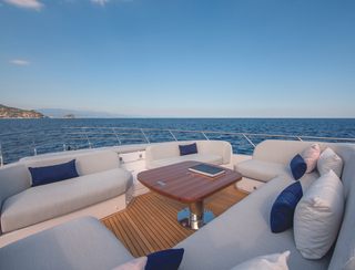 Azimut Fly 78 Mk2, Deck Area