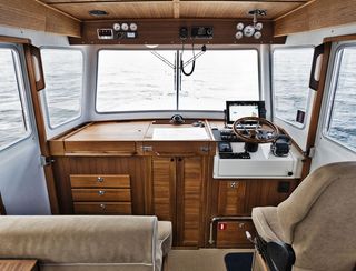 Targa 30.1, Helm Station