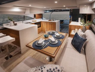 Riviera 5400 Sport Yacht Platinum Edition Mk2, Interior