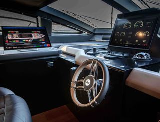 Mangusta GranSport 33, Helm Station