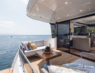 Sirena 48, Deck Area