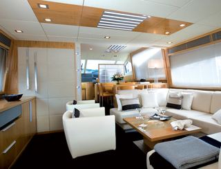 Rodman Muse 74, Interior