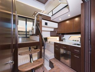 Regal 42 Fly, Interior