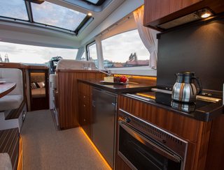 Nimbus 405 Flybridge, Interior