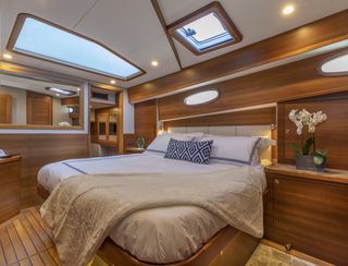 Grand Banks Eastbay 60, Accommodation