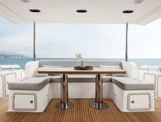 Azimut 66 Mk2, Deck Area