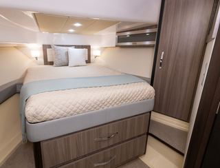 Regal 36 Grande Coupé, Accommodation