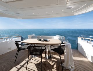 Monte Carlo Yachts MCY 70 Skylounge, Deck Area