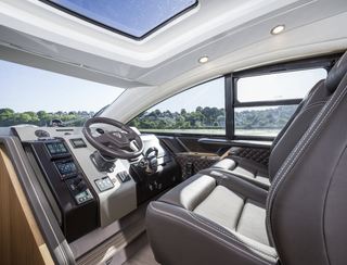 Fairline Targa 53 GT Gen 2, Helm Station