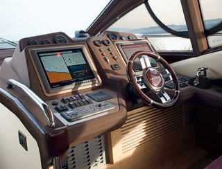 Azimut 53 Gen 1, Helm Station