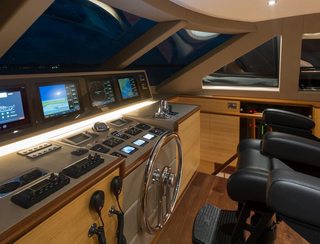 Horizon E88 Mk1, Helm Station