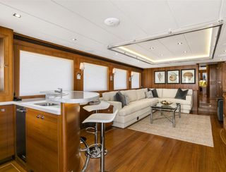 Outer Reef 860 Deluxbridge Skylounge Motoryacht, Interior