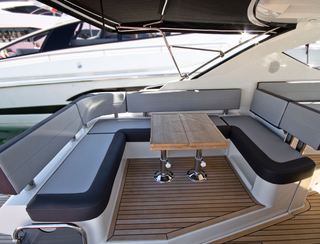 Galeon 385 HTS, Deck Area