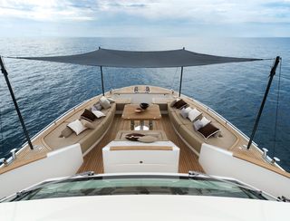 Monte Carlo Yachts MCY 86, Deck Area