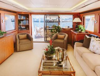 Outer Reef 880 Cockpit Motoryacht, Interior