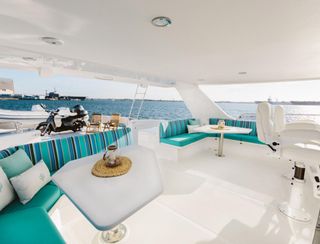 Outer Reef 880 Cockpit Motoryacht, Fly Deck/Sportdeck