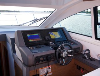 Cruisers 46 Cantius, Helm Station