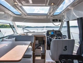 Beneteau Yachts Antares 9 , Interior