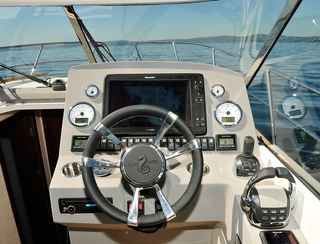 Marex 375 Marex Gen 2, Helm Station