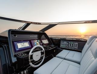 Riva 76&#039; Bahamas Super, Helm Station