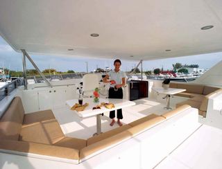 Outer Reef 750 Motoryacht, Fly Deck/Sportdeck