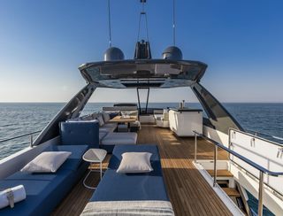 Ferretti 780 Mk2, Fly Deck/Sportdeck