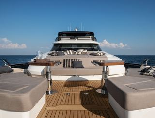 Monte Carlo Yachts MCY 96, Deck Area