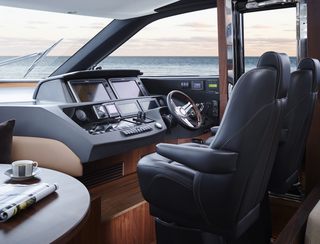 Princess S72 Mk1, Helm Station