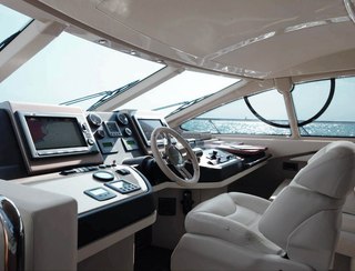 Azimut 60 Gen 1, Helm Station