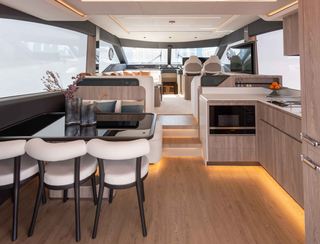 Gulf Craft Majesty 60 , Interior