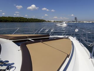 Galeon 420 Fly, Deck Area