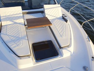 Cruisers 42 Cantius, Deck Area