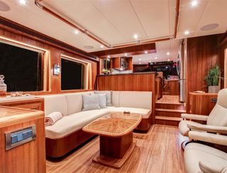 Outer Reef 610 Motoryacht, Interior