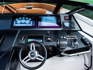 Okean 55 Sport - HT, Helm Station