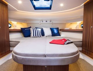 Nimbus 405 Flybridge, Accommodation