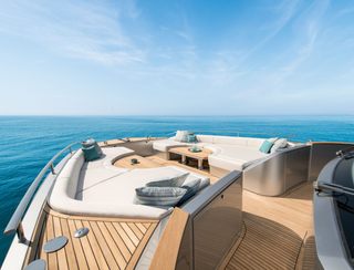 Monte Carlo Yachts MCY 76 Mk2, Deck Area