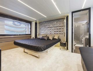 Pershing 70, Accommodation