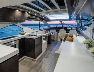 Cruisers 60 Cantius, Interior