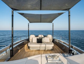 Pershing 8X, Fly Deck/Sportdeck