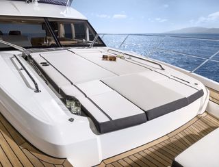 Bavaria R55, Deck Area