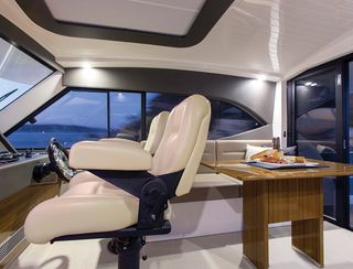 Maritimo M54 Mk2, Fly Deck/Sportdeck