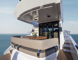 Gulf Craft Majesty 49, Deck Area