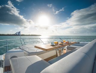 Sunseeker Manhattan 68, Deck Area