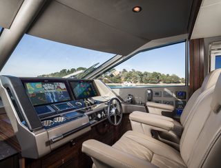 Sunseeker 88 Yacht Gen 2, Helm Station