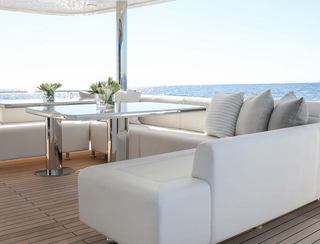 Ocean Alexander 37L, Deck Area