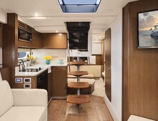 Sea Ray Sundancer 350 Mk3, Interior