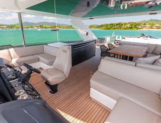 Princess Y88, Fly Deck/Sportdeck